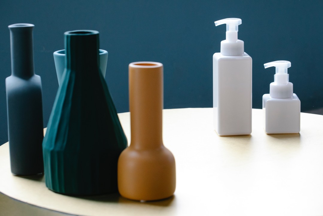 miscallaneous toiletries containers